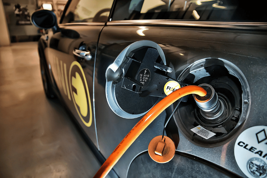 Auto eléctrico consumo de cobre